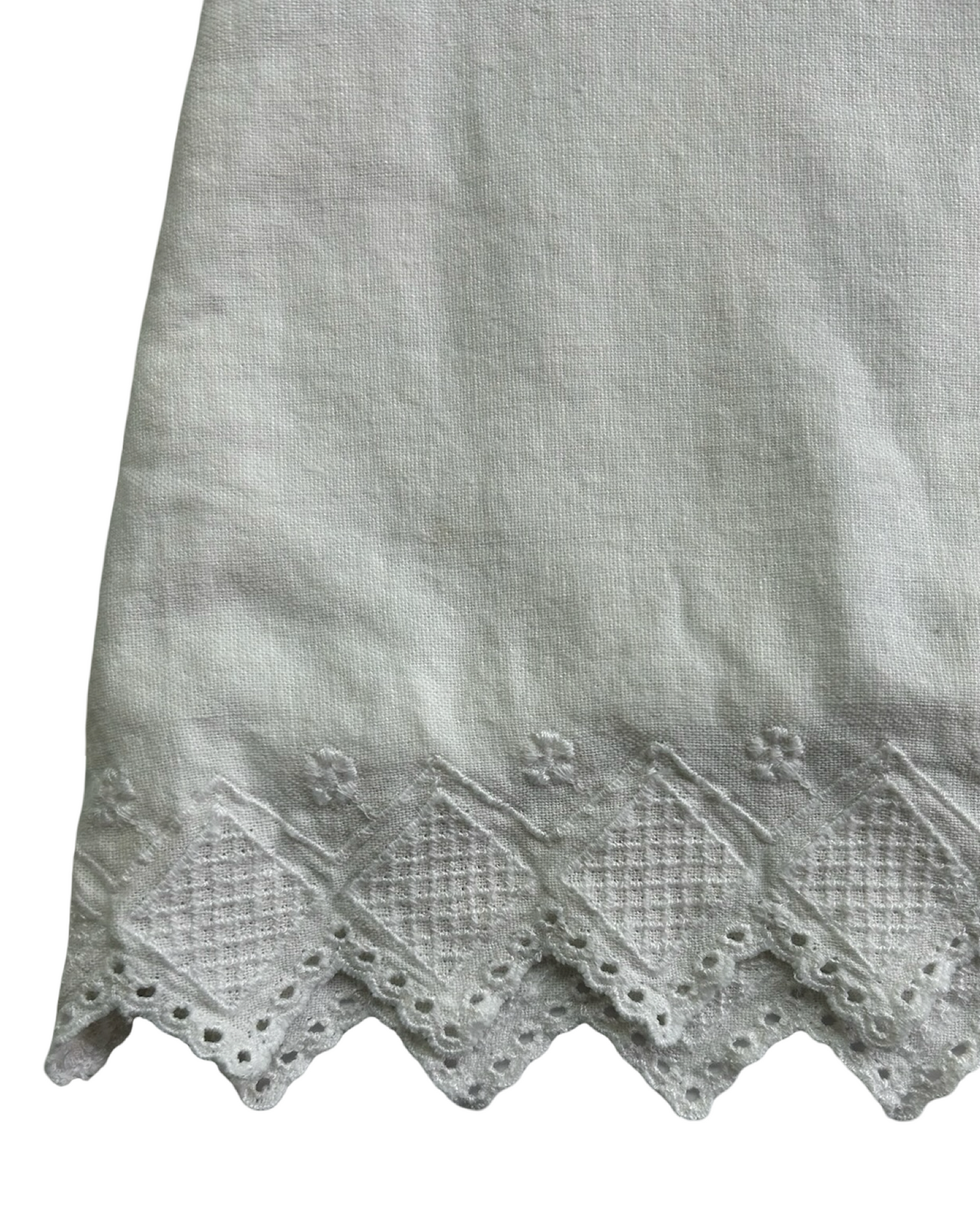 4T  Toddlers Girls Old Navy Linen-Blend Eyelet Embroidered Zig-Zag Sleeveless Top And Linen-Blend Pull-On Short Piece Set