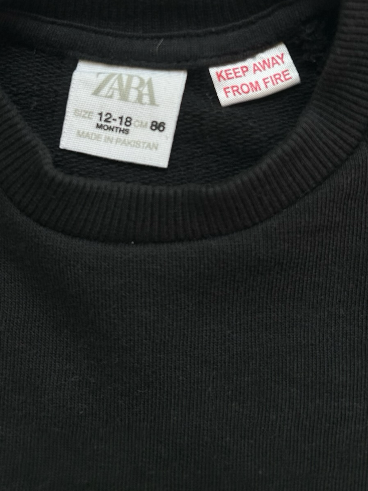 12M-18M Baby Boys Unisex Zara Sweatshirt.