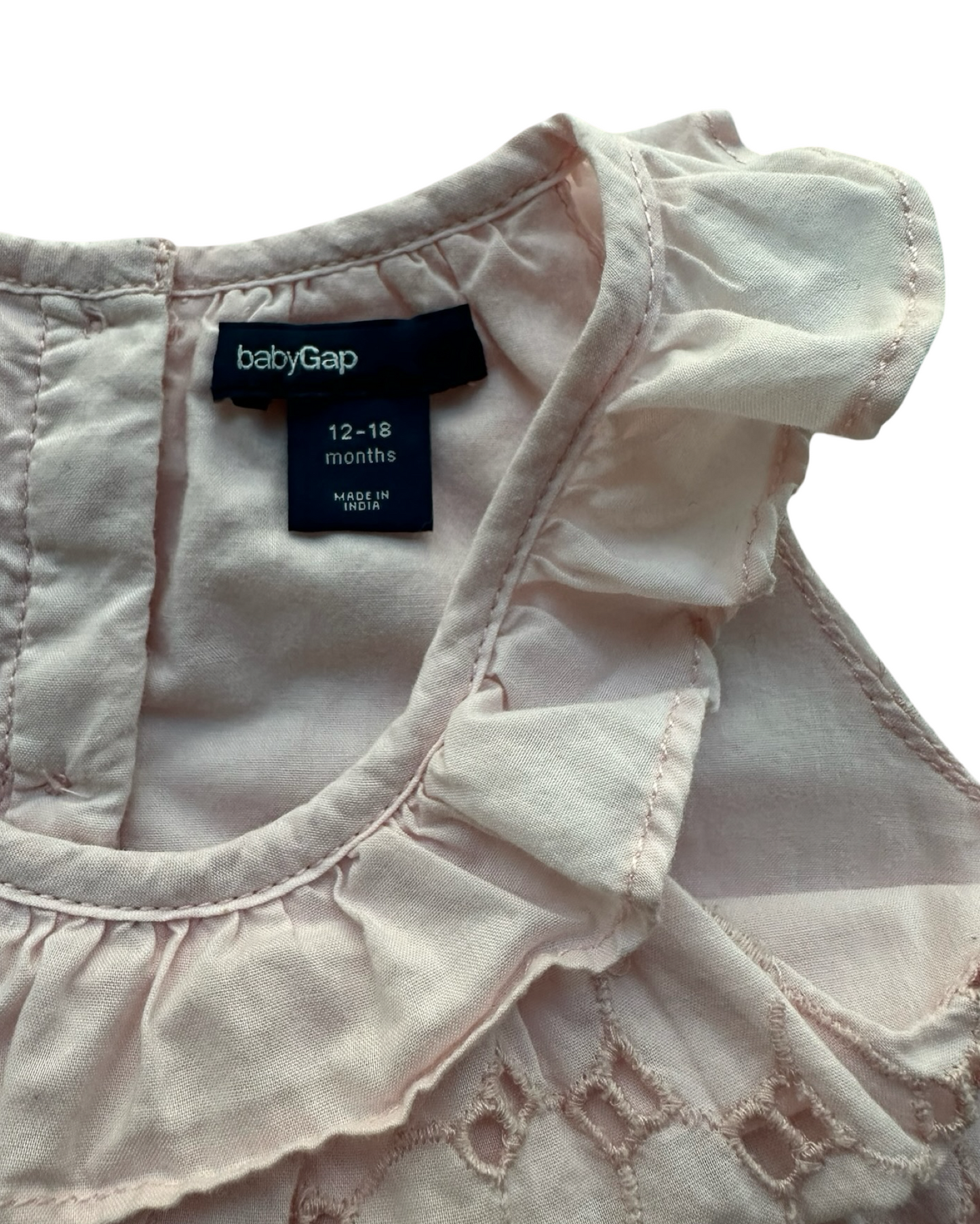 12M-18M Baby Girl Baby Gap Eyelet Romper One Piece.