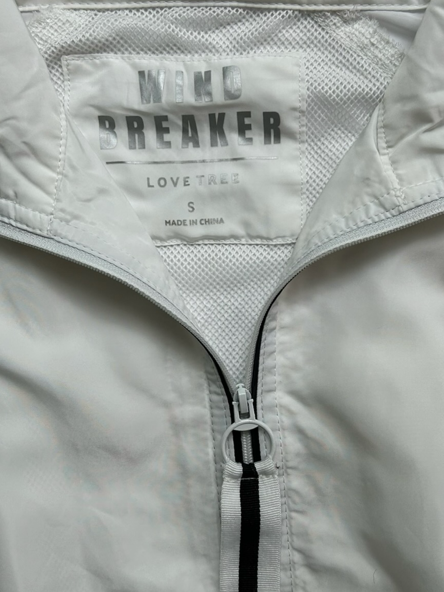 Small Women’s Love Tree Cropped Zip-Up Wind Breakers Jacket.