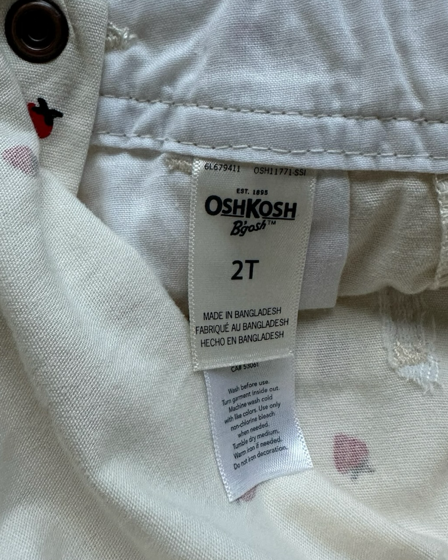 2T Toddler Girls OshKosh B’gosh Strawberry 🍓 Short tall Overall
