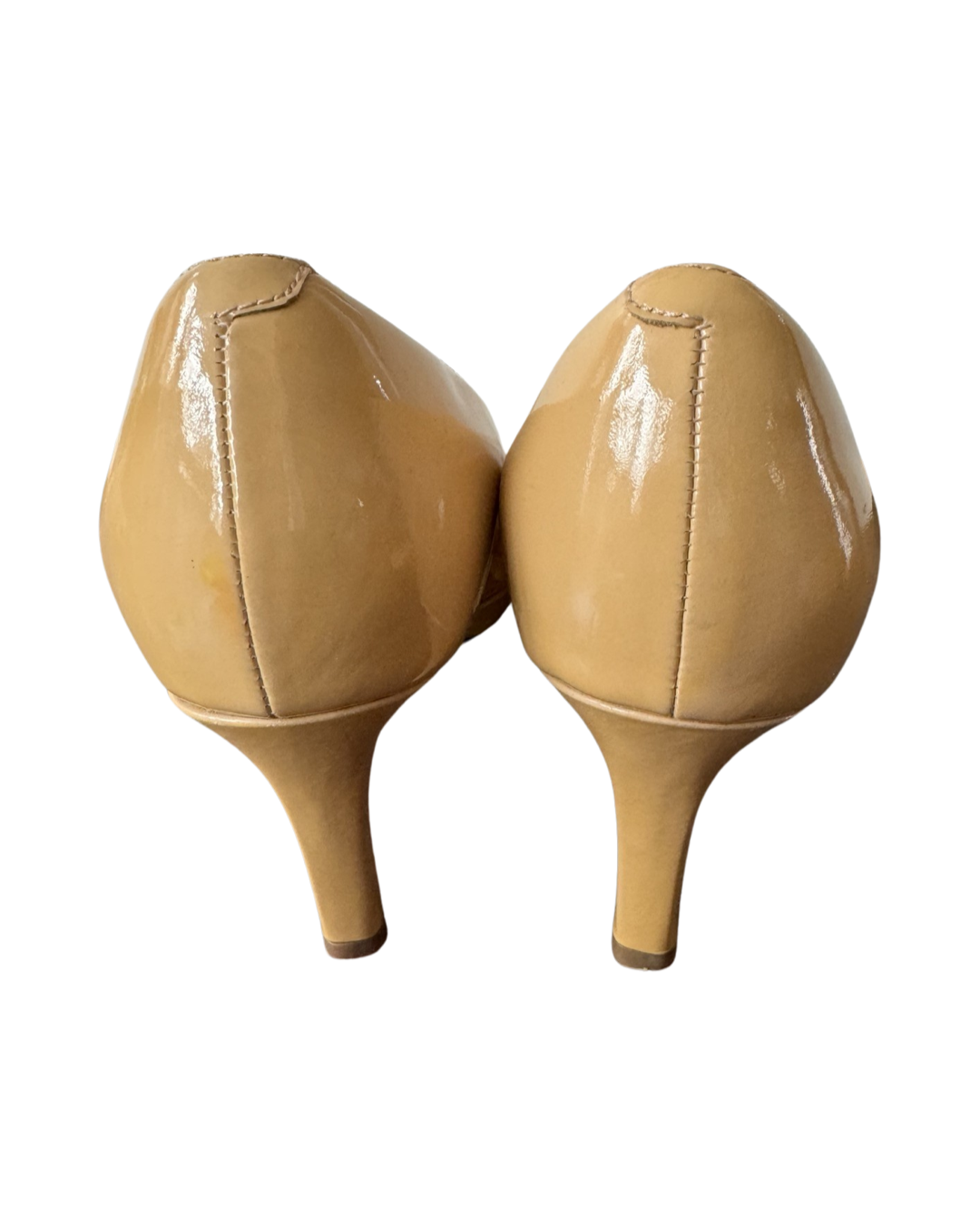 CLARKS Artisan Size 6 Patent Leather Pumps Nude Cushioned Round Toe 3.25" Heel