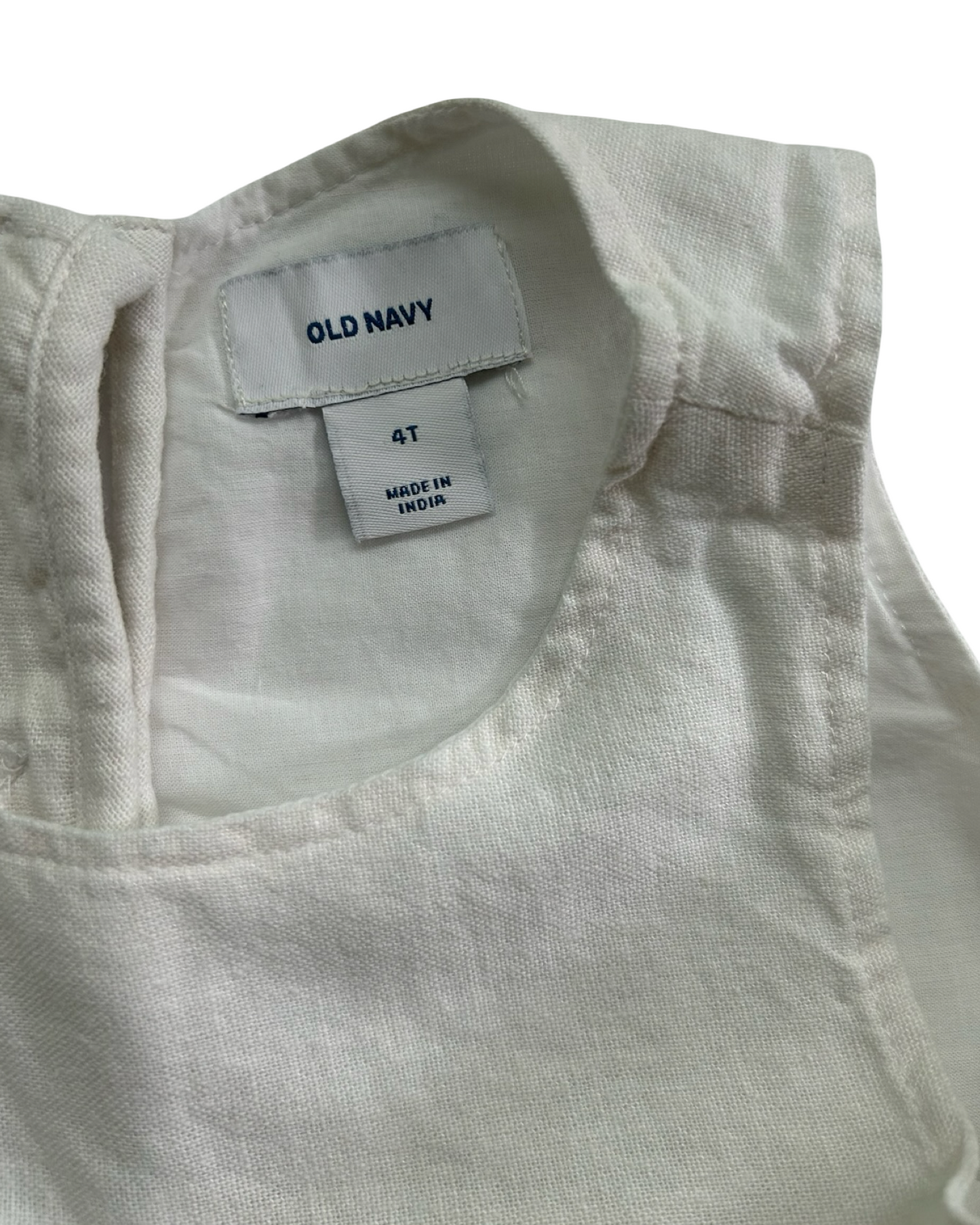 4T  Toddlers Girls Old Navy Linen-Blend Eyelet Embroidered Zig-Zag Sleeveless Top And Linen-Blend Pull-On Short Piece Set