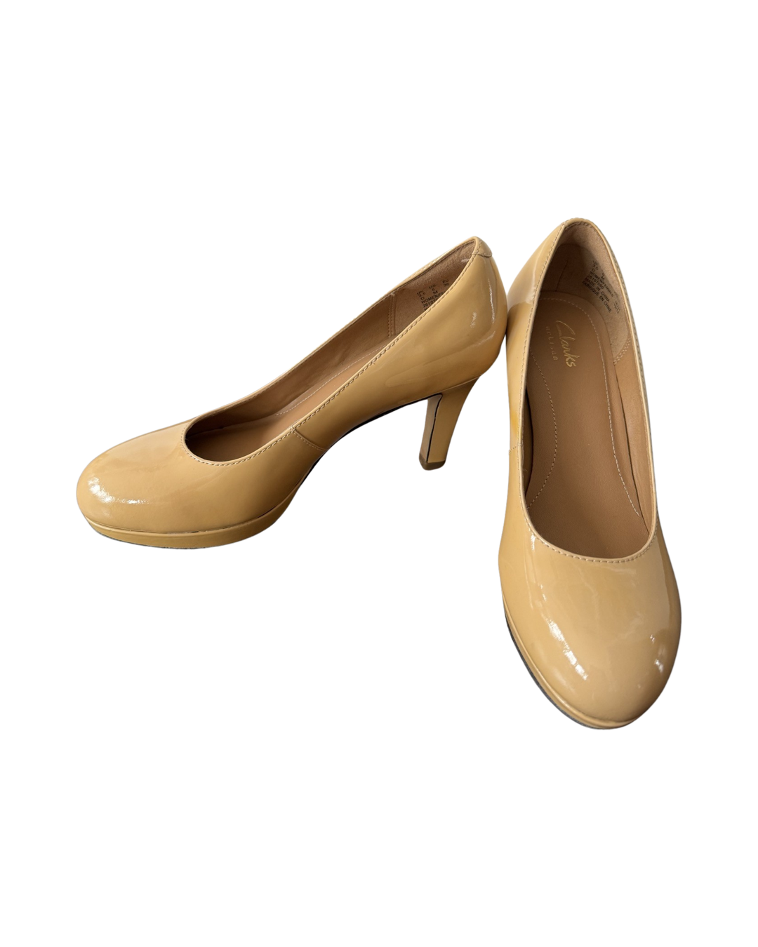 CLARKS Artisan Size 6 Patent Leather Pumps Nude Cushioned Round Toe 3.25" Heel