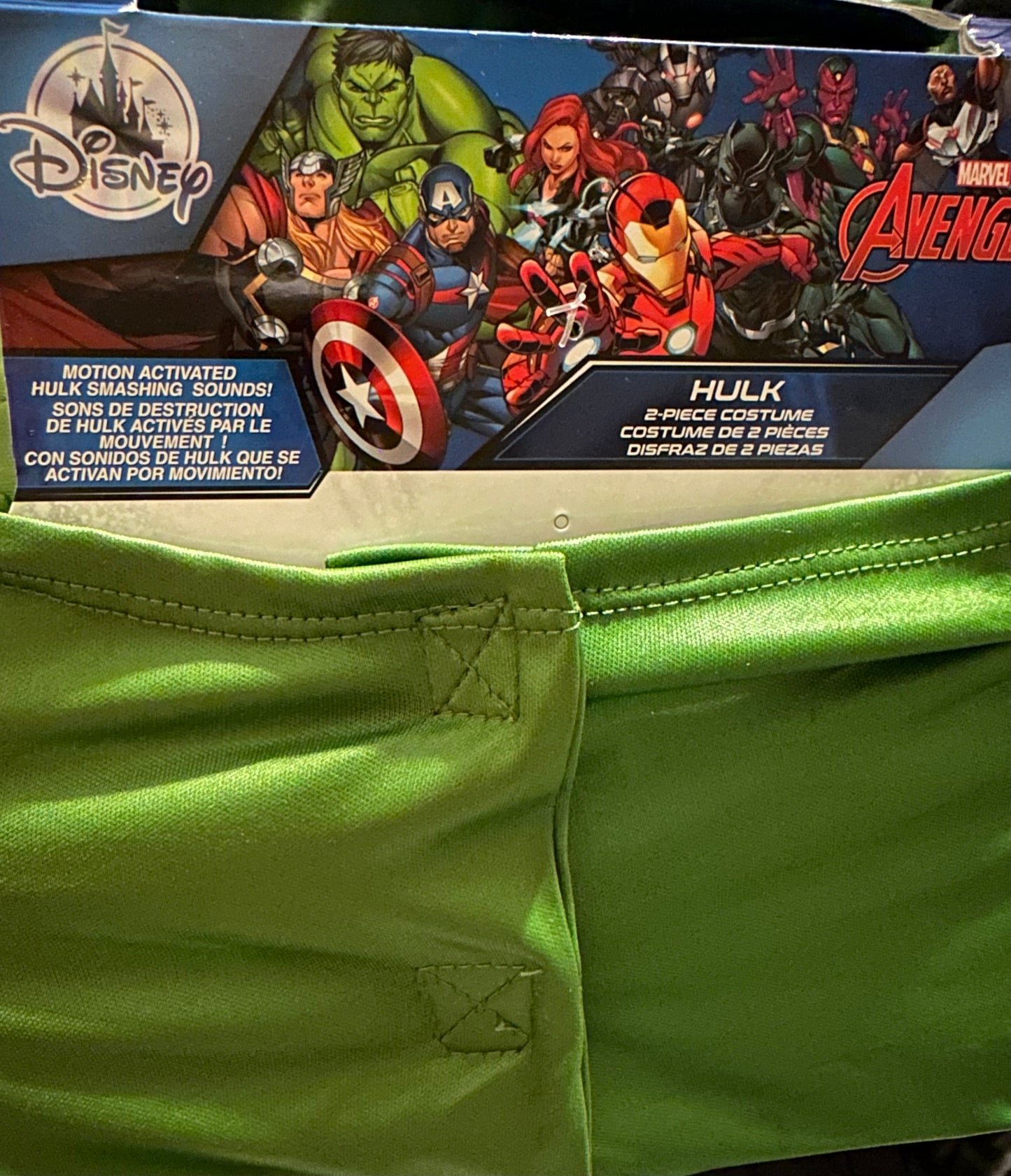 9/10Y Youth Boys Authentic Disney Store Incredible Hulk Costume w/ Mask and Motion Activated Sound Box NWT