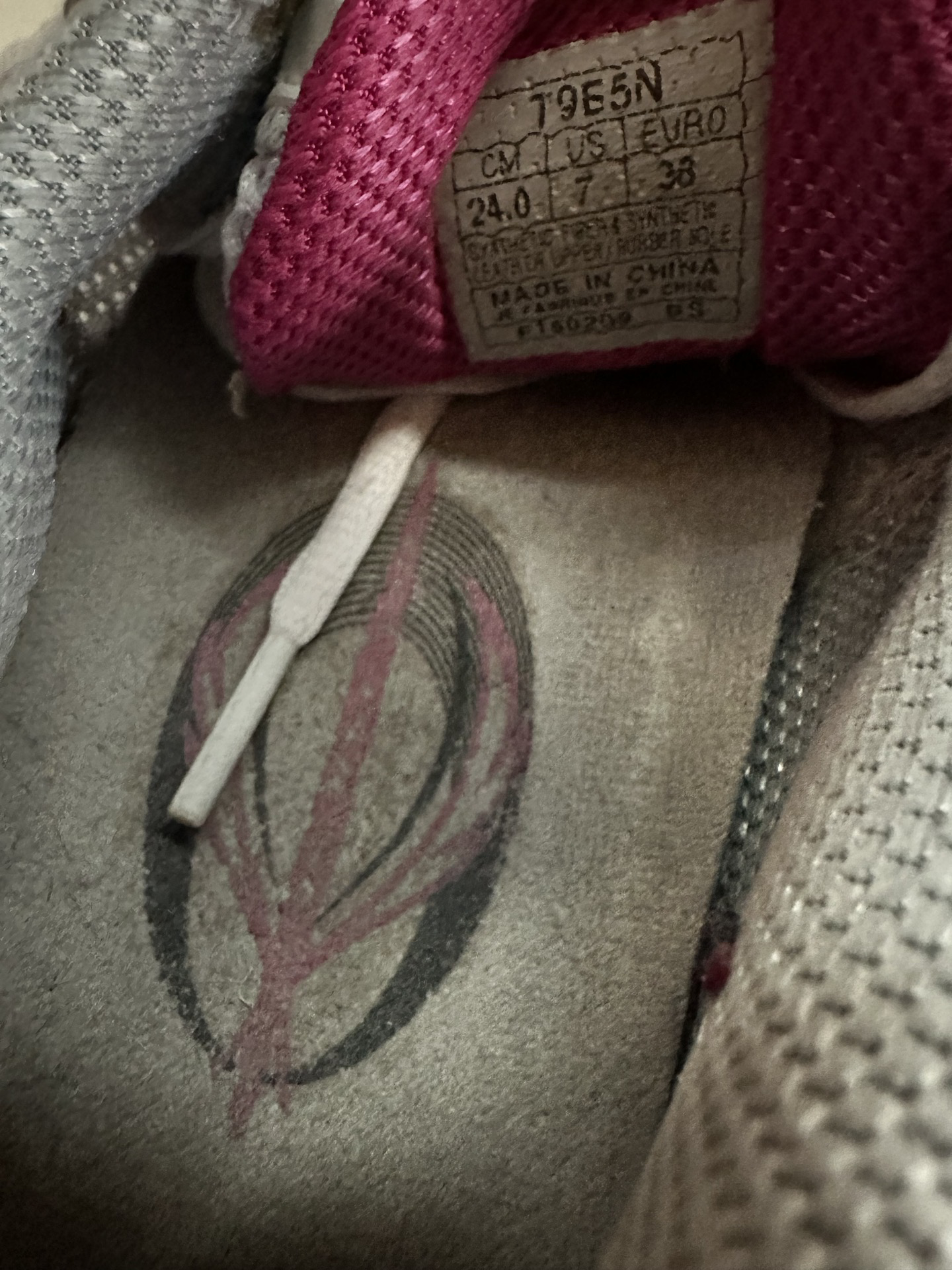 Women’s Size 7 Asics Pulse White Pink Running Shoes T9e5n