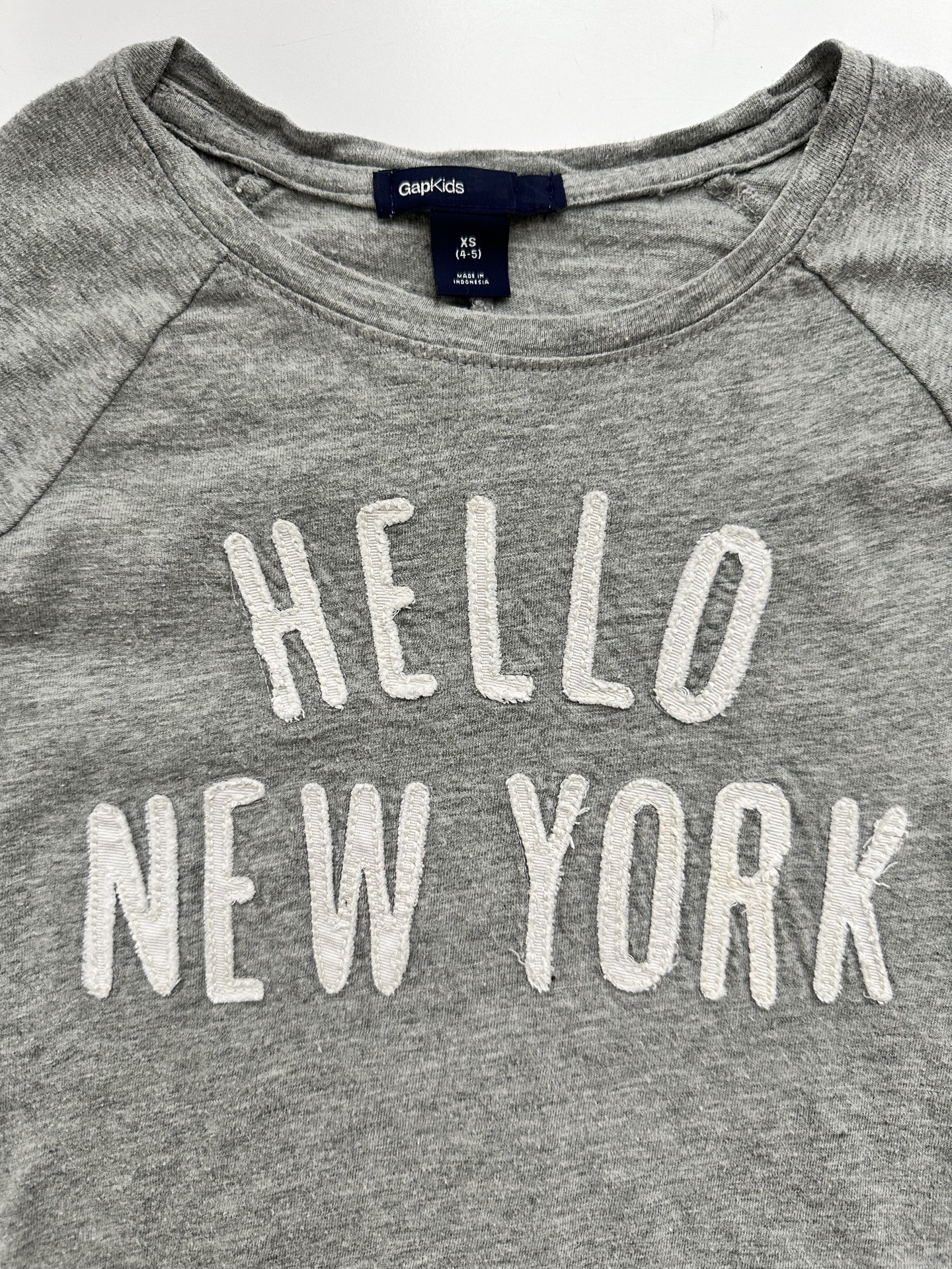 XS 4-5 Toddler Girl Gap Kids XS Gray Long Sleeve Hello New York Top