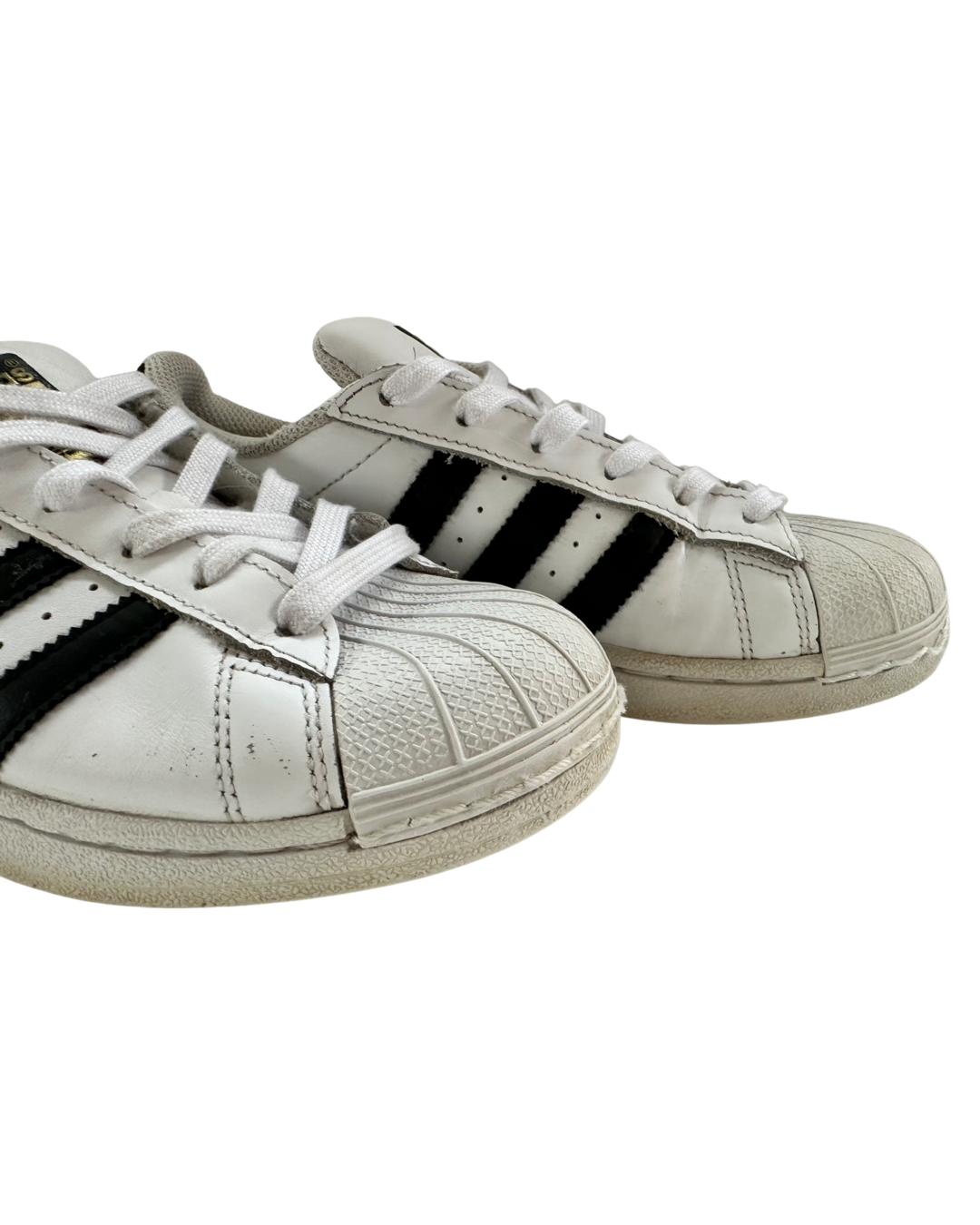 Men’s Size 5.5 Leather Adidas Shell Toe Superstar shoe